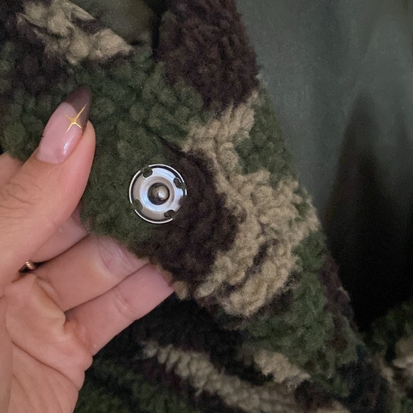 Forever 21 Camo Sherpa Jacket (S) - Picture 2 of 5
